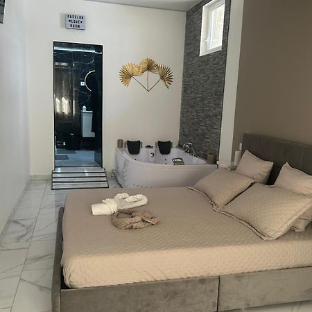 Suite Gold By L Amaryllis I Jacuzzi & Sauna Prive I Centre Beziers Arrivee Autonome ภายนอก รูปภาพ